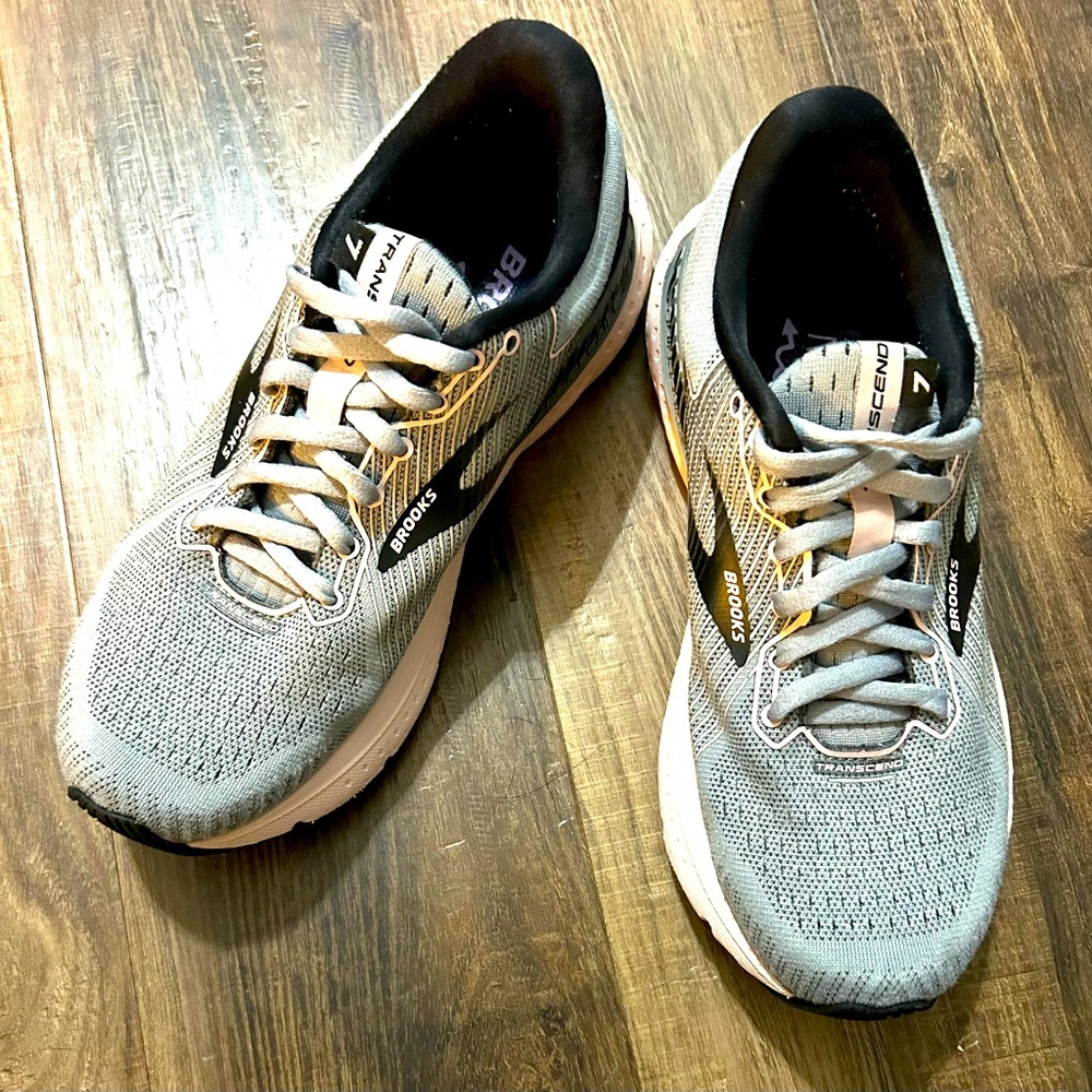 Brooks Transcend 7 Shoes Womens 7 Gray Black Running Athletic Gym Sneakers